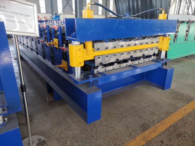 興和機(jī)械現(xiàn)貨銷(xiāo)售彩鋼840/900型全自動(dòng)雙層壓瓦機(jī) 彩鋼夾芯板設(shè)備